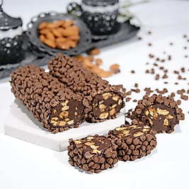 SÜTLÜ ÇİKOLATALI PARÇACIKLI  BADEMLİ SARMA