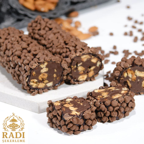 ÇİKOLATALI BADEMLİ SARMA
